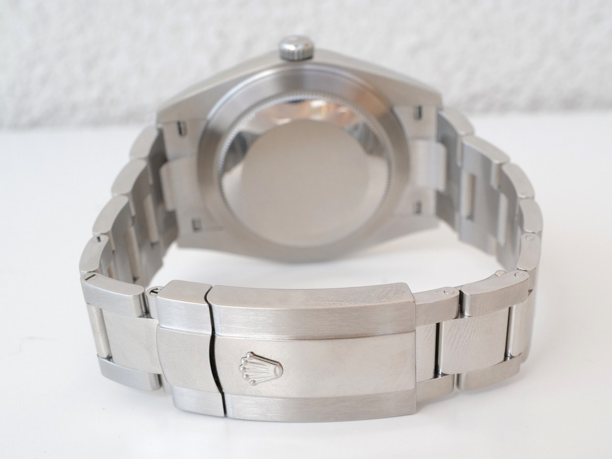 Швейцарський годинник Rolex Datejust 41 Oyster Black Diamond Dial