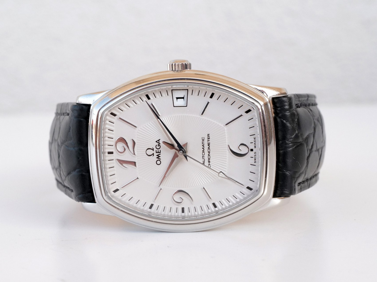 Швейцарские часы Omega De Ville Prestige Tonneau Automatic Silver Dial