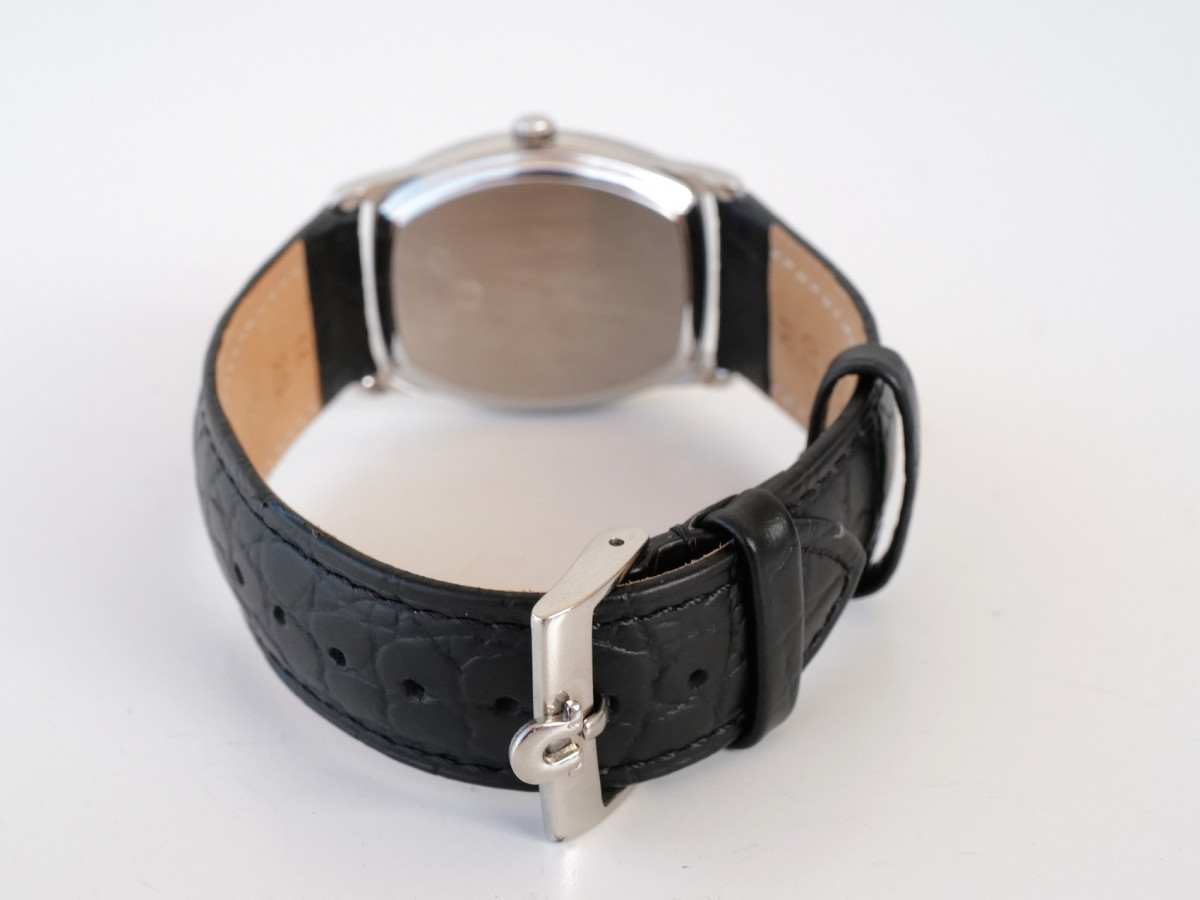 Швейцарские часы Omega De Ville Prestige Tonneau Automatic Silver Dial