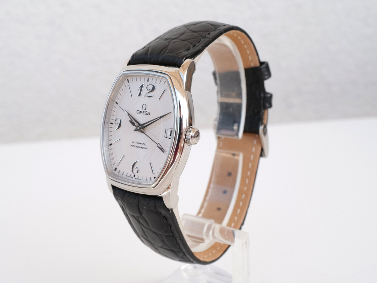 Швейцарские часы Omega De Ville Prestige Tonneau Automatic Silver Dial