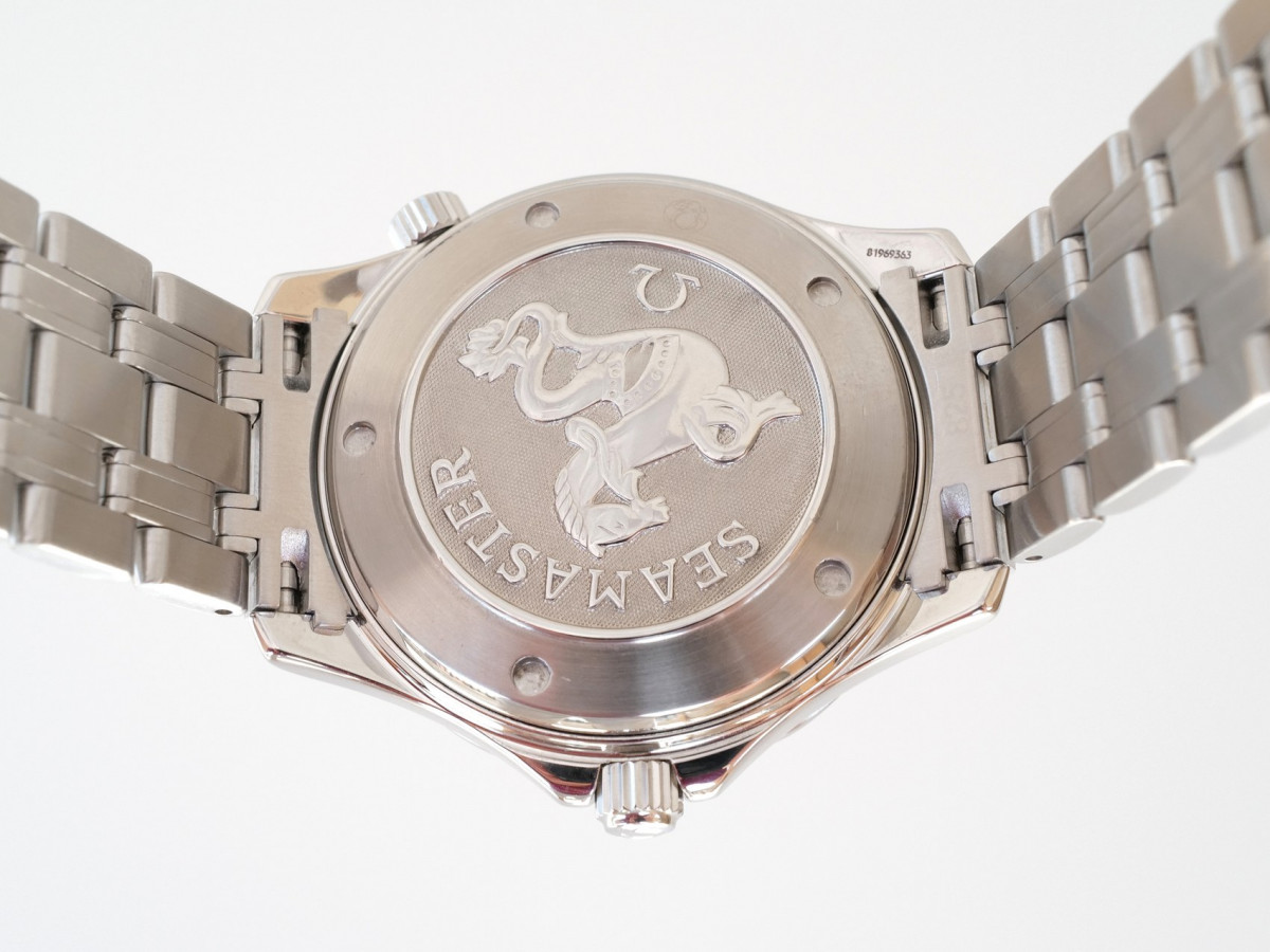 Swiss watch Omega Seamaster Diver 300M Co-Axial Chronometer 41 Black Dial