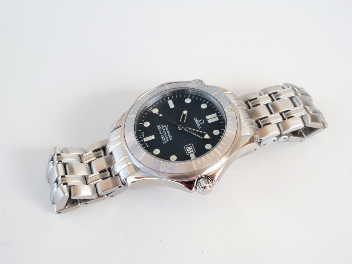 Швейцарские часы Omega Seamaster Diver 300M Quartz 41 Blue Dial