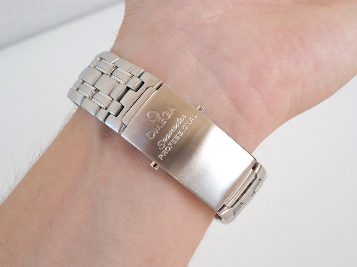 Швейцарские часы Omega Seamaster Diver 300M Quartz 41 Blue Dial