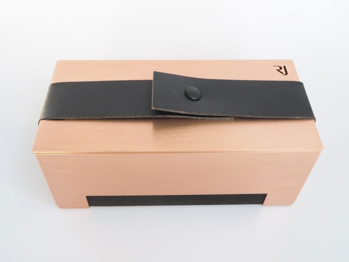 Швейцарские часы Romain Jerome Moon-DNA Moon Dust Chronograph Limited Edition