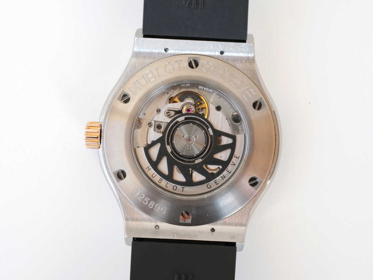 Швейцарський годинник Hublot Classic Fusion 42 Titanium Gold Automatic