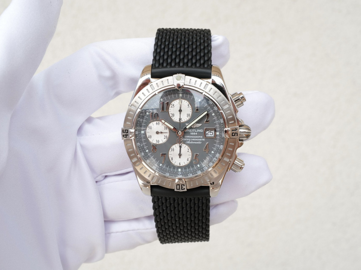 Швейцарские часы Breitling Chronomat Evolution Chronograph 44 Grey Panda Dial