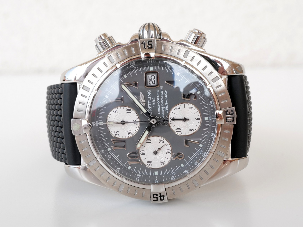 Швейцарские часы Breitling Chronomat Evolution Chronograph 44 Grey Panda Dial
