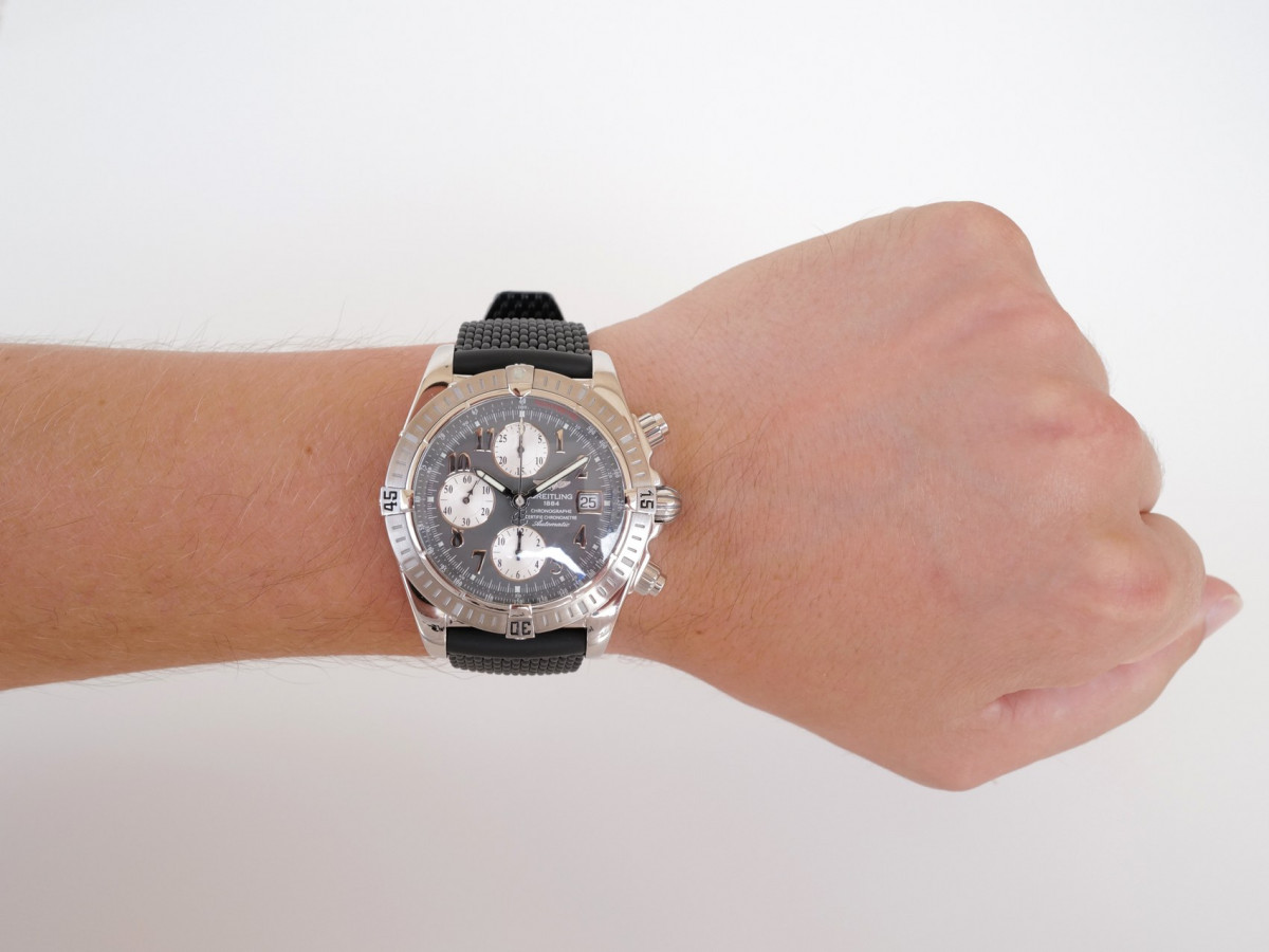 Швейцарские часы Breitling Chronomat Evolution Chronograph 44 Grey Panda Dial