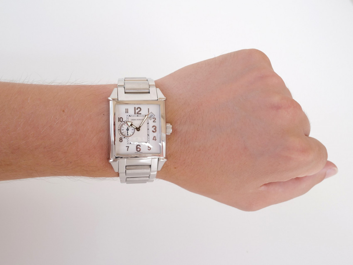 Швейцарские часы Girard Perregaux Vintage 1945 Automatic Small Second Silver Dial