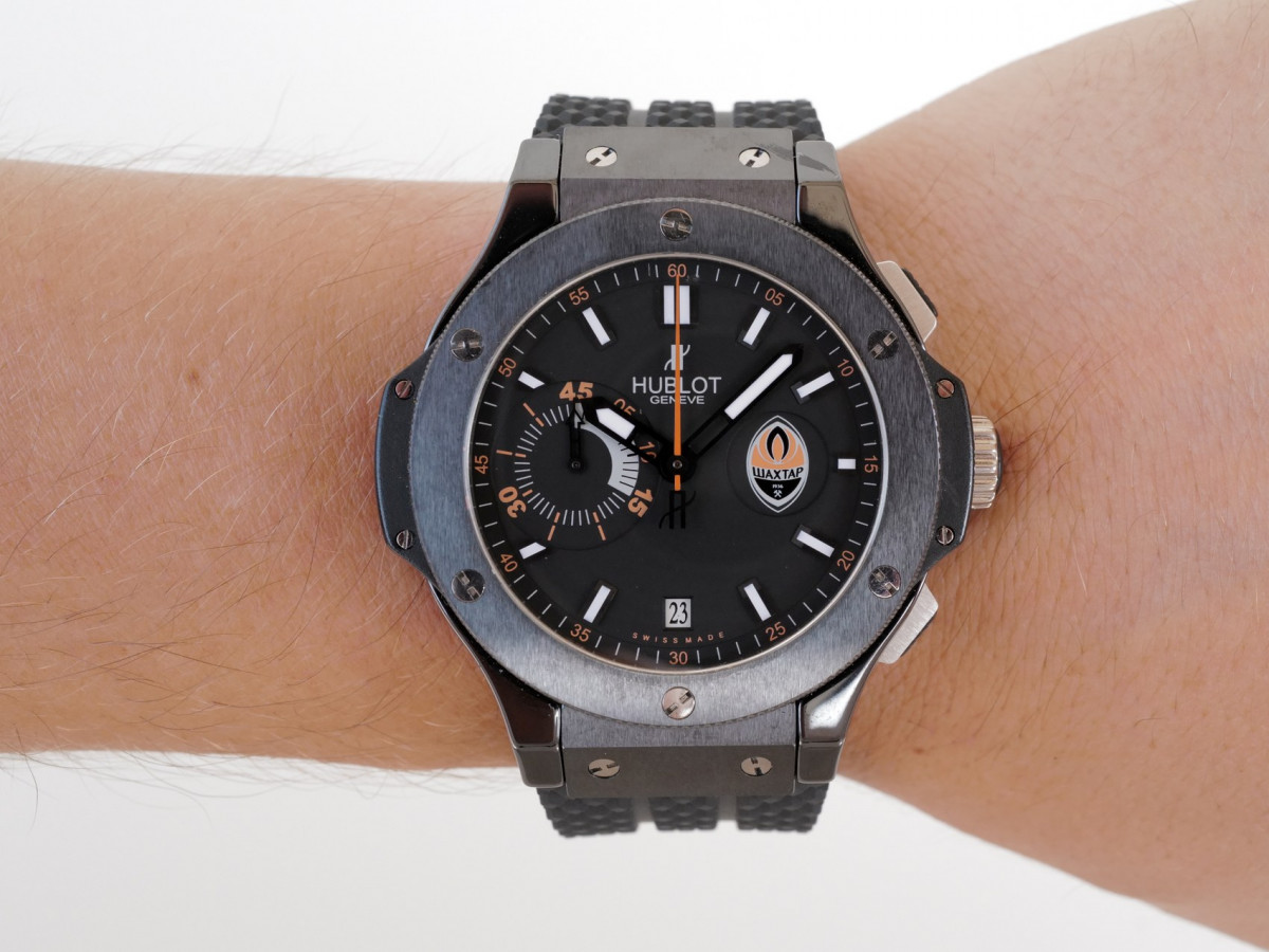 Швейцарские часы Hublot Shakhtar Big Bang Limited Edition Ceramic Chronograph