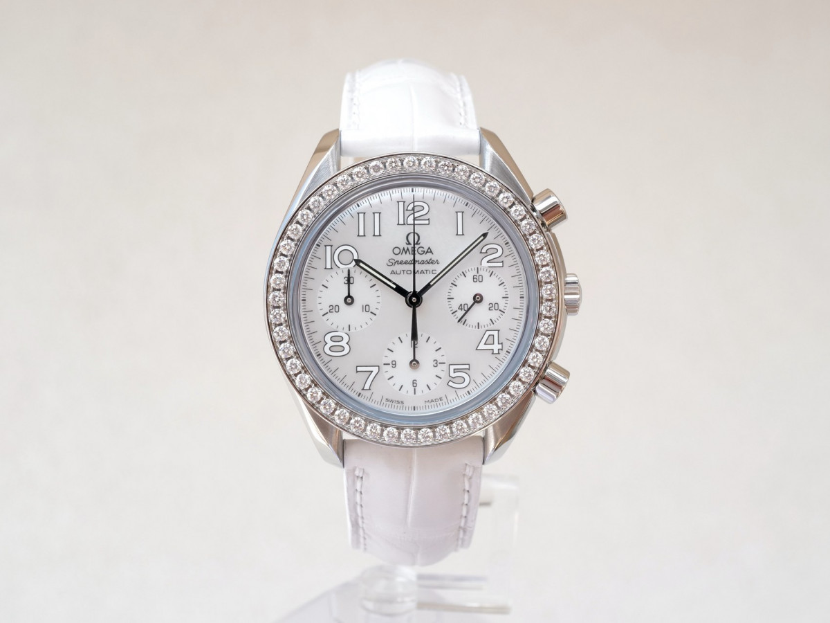 Швейцарские часы Omega Speedmaster Ladies Chronograph MOP Diamond