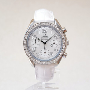 Швейцарские часы Omega Speedmaster Ladies Chronograph MOP Diamond