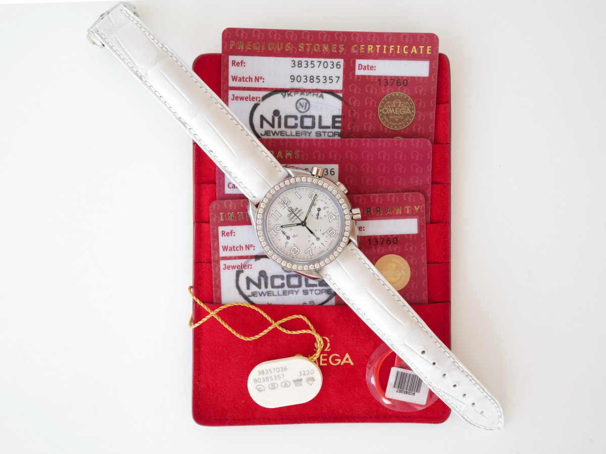 Швейцарские часы Omega Speedmaster Ladies Chronograph MOP Diamond