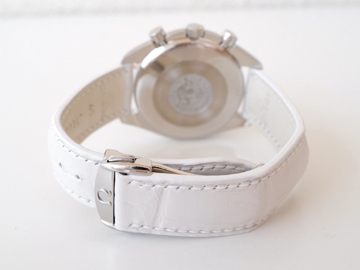 Швейцарские часы Omega Speedmaster Ladies Chronograph MOP Diamond