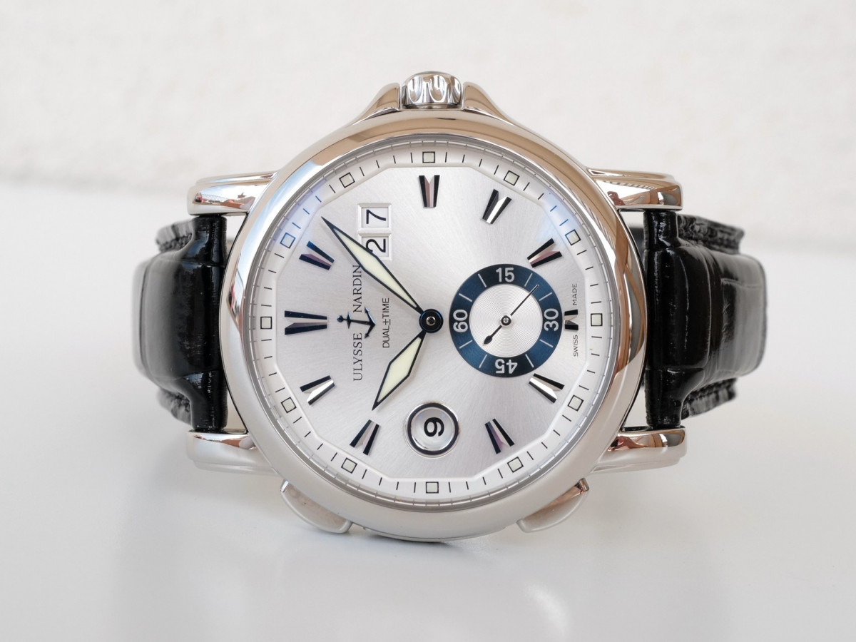 Швейцарские часы Ulysse Nardin GMT Big Date Silver Dial