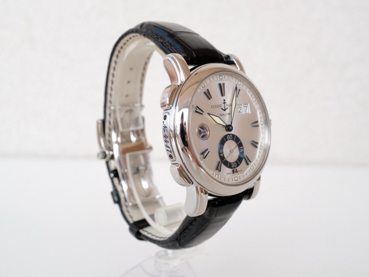 Швейцарские часы Ulysse Nardin GMT Big Date Silver Dial