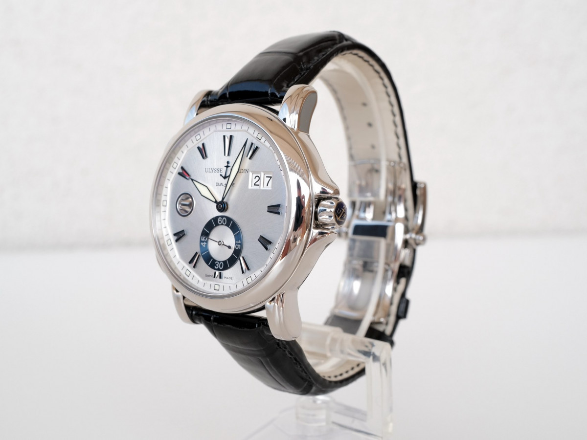 Швейцарские часы Ulysse Nardin GMT Big Date Silver Dial
