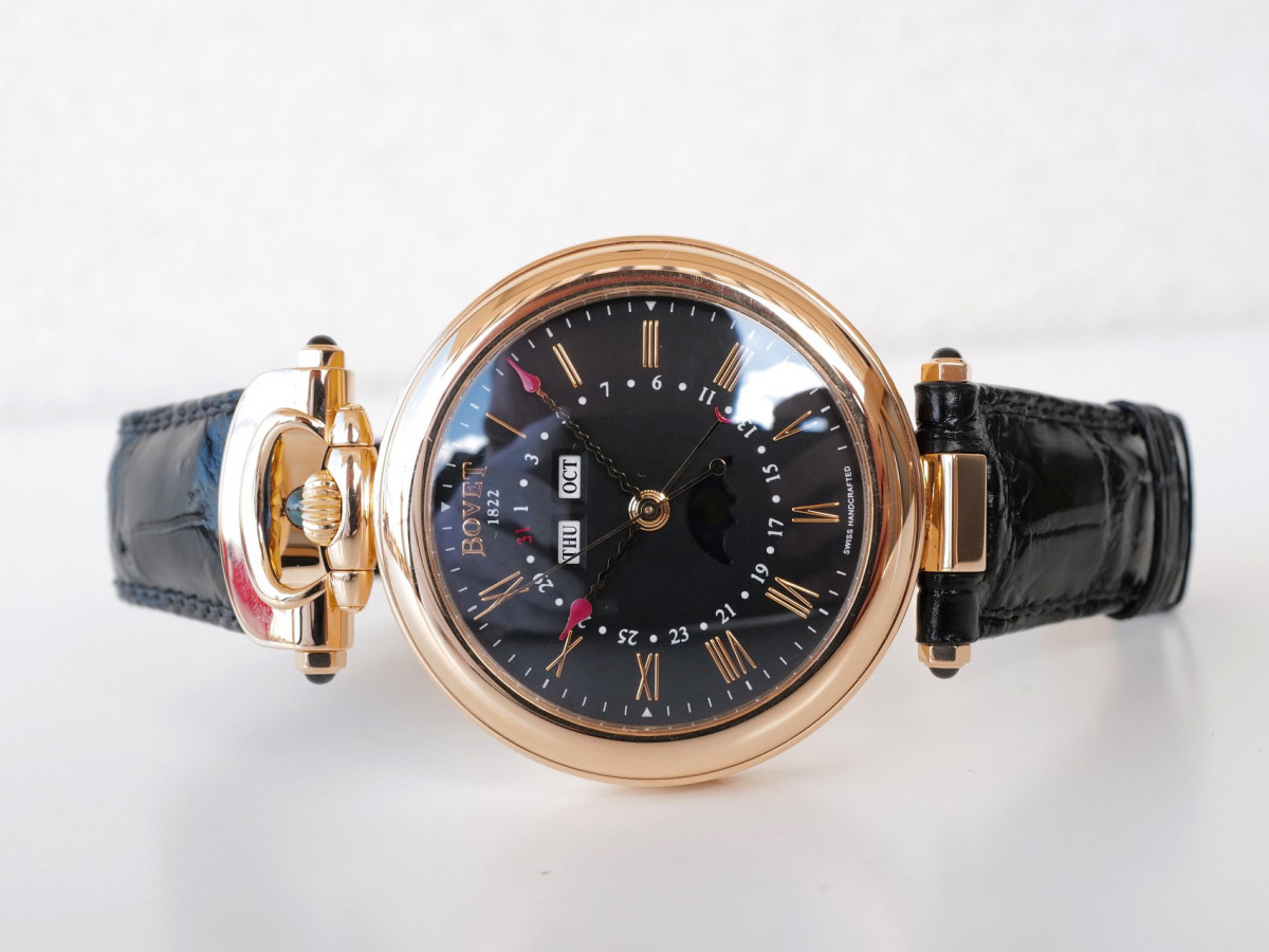 Швейцарський годинник Bovet Fleurier Amadeo Complications 42 Triple Date 18k Rose Gold