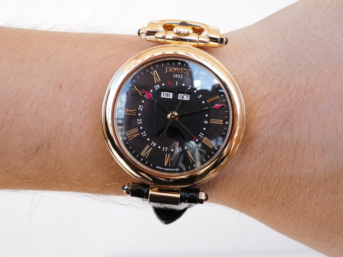 Швейцарський годинник Bovet Fleurier Amadeo Complications 42 Triple Date 18k Rose Gold