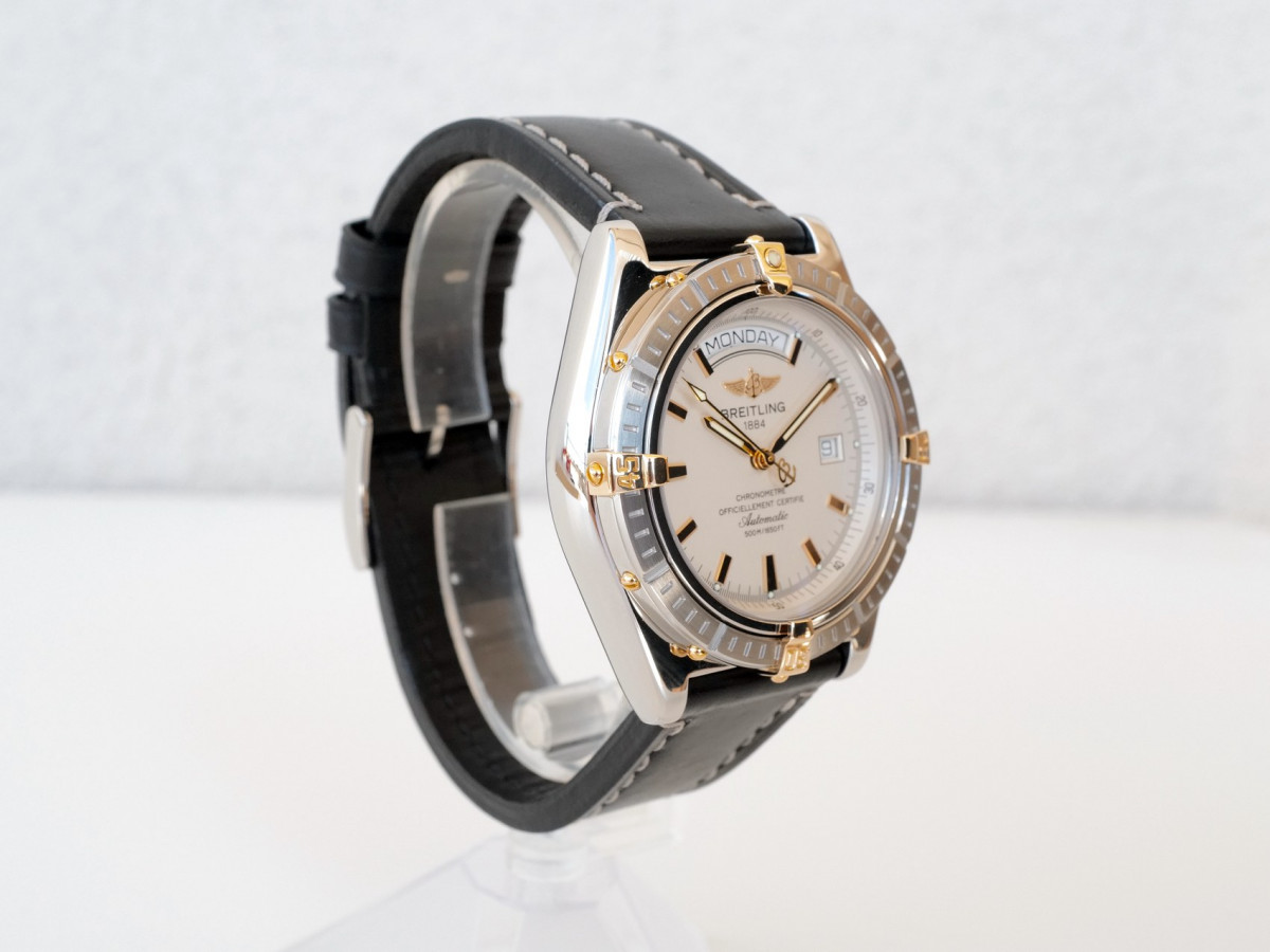 Швейцарський годинник Breitling Headwind Day-Date 44 Steel 18k Yellow Gold