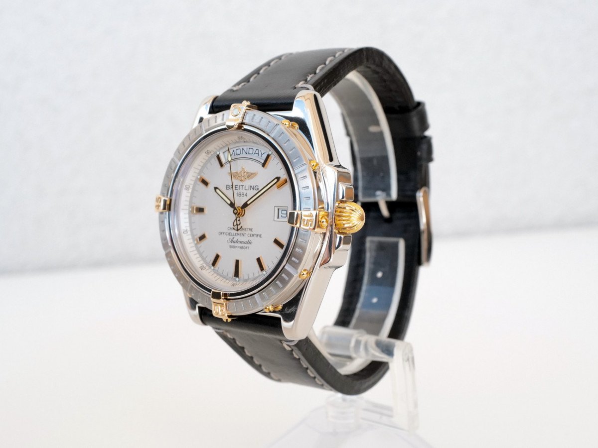 Швейцарський годинник Breitling Headwind Day-Date 44 Steel 18k Yellow Gold