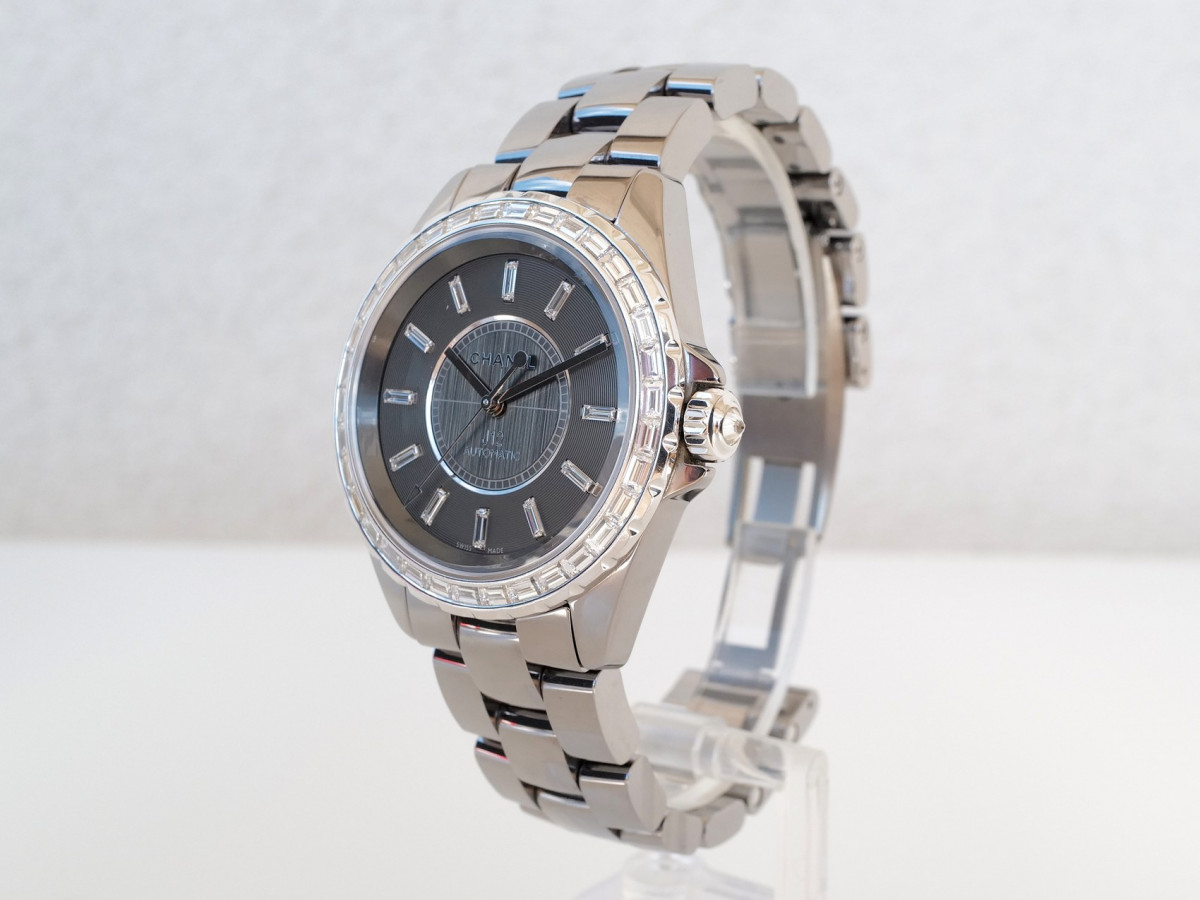 Швейцарские часы Chanel J12 Editions Exclusives Chromatic Titanium Ceramic Baguette Diamond Bezel Dial Automatic