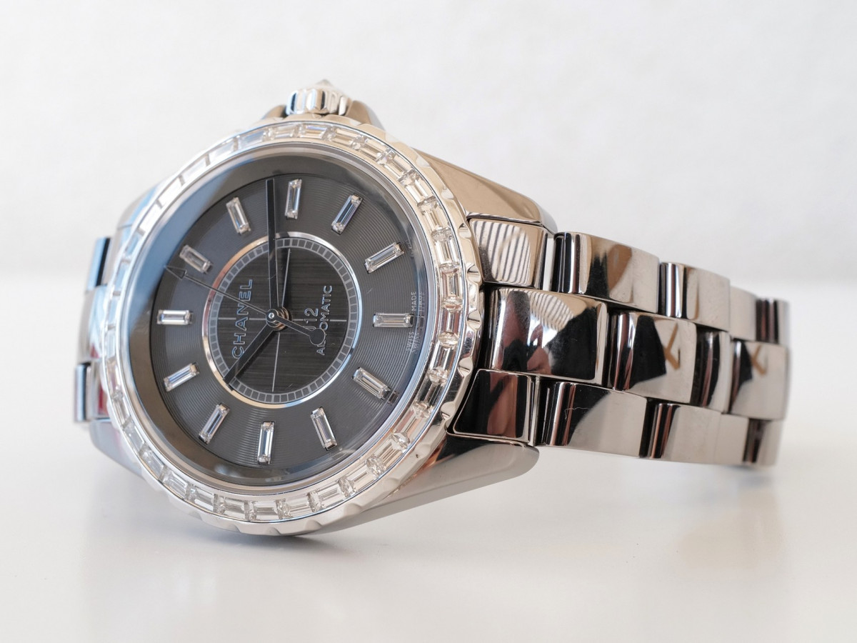 Швейцарские часы Chanel J12 Editions Exclusives Chromatic Titanium Ceramic Baguette Diamond Bezel Dial Automatic