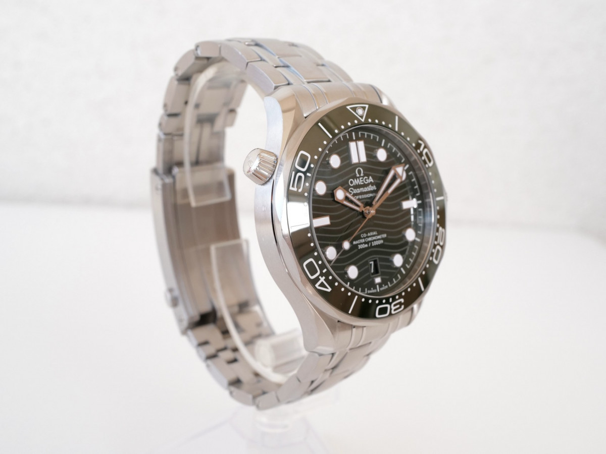 Swiss watch Omega Seamaster Diver 300M Automatic 42 Green Dial