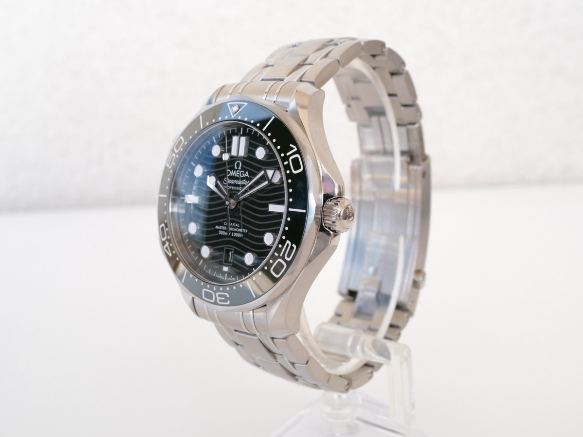 Swiss watch Omega Seamaster Diver 300M Automatic 42 Green Dial