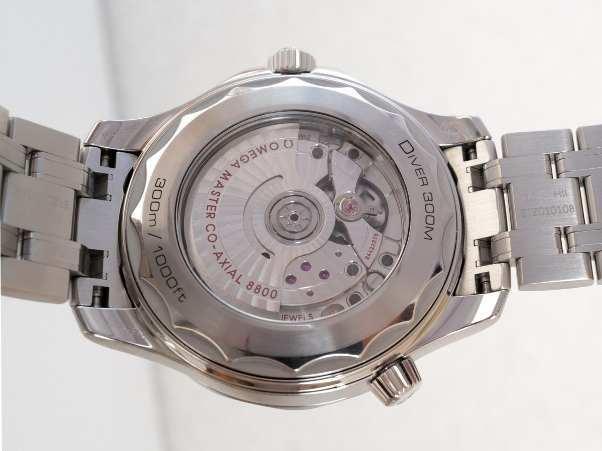 Swiss watch Omega Seamaster Diver 300M Automatic 42 Green Dial