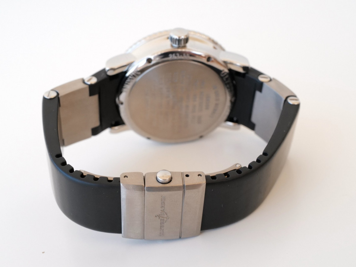 Швейцарские часы Ulysse Nardin Maxi Marine Diver 40