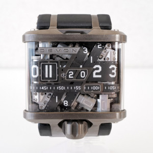 Швейцарские часы Devon Tread 1 Time Belt Microstep Motor Watch