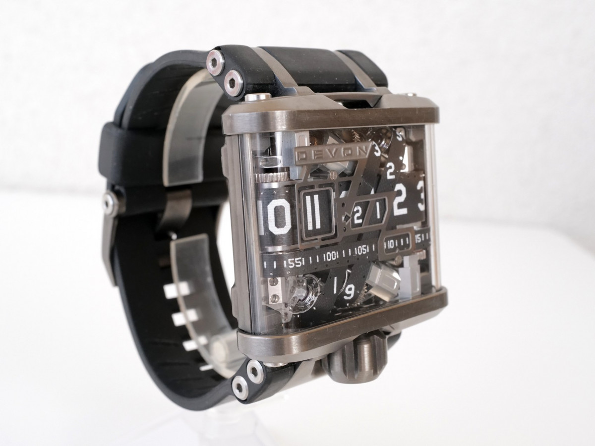 Швейцарський годинник Devon Tread 1 Time Belt Microstep Motor Watch