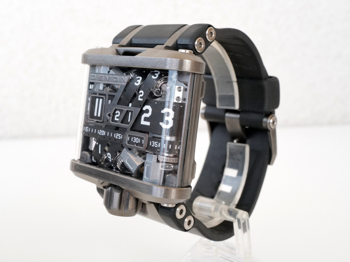 Швейцарський годинник Devon Tread 1 Time Belt Microstep Motor Watch