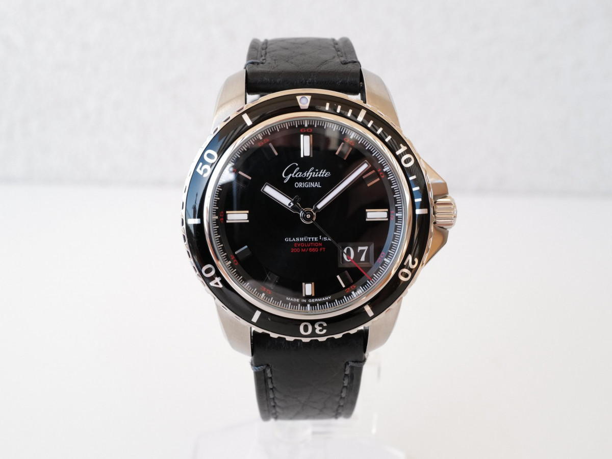 Швейцарские часы Glashutte Sport Evolution Panorama Date 42