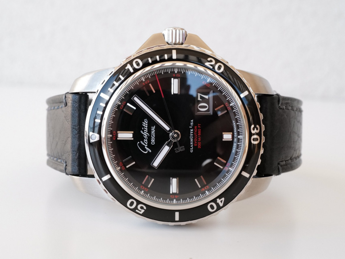 Швейцарские часы Glashutte Sport Evolution Panorama Date 42