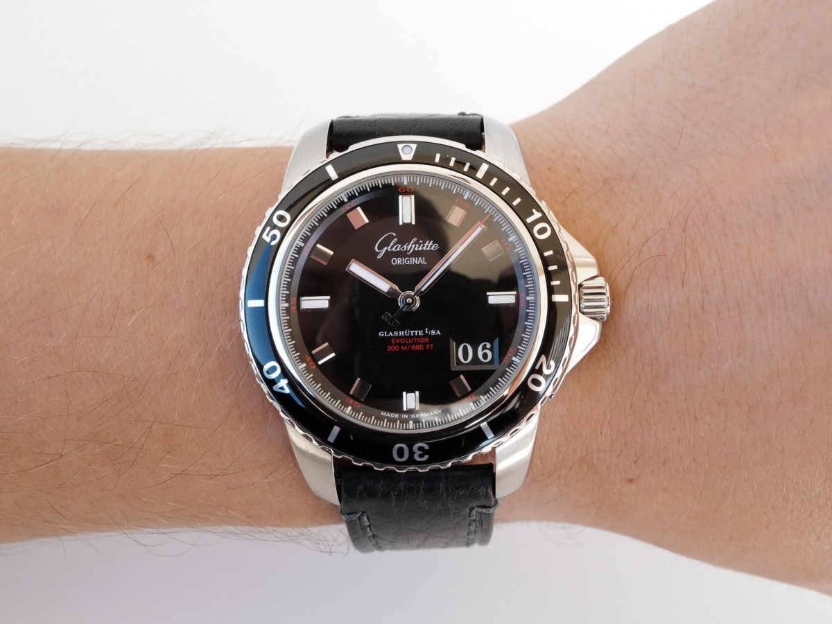 Швейцарские часы Glashutte Sport Evolution Panorama Date 42