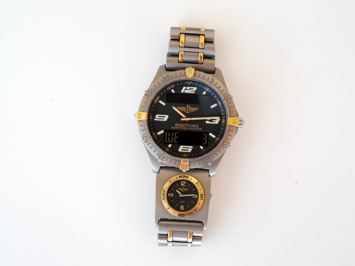 Швейцарський годинник Breitling Aerospace 40 Quartz Titanium Gold UTC Module