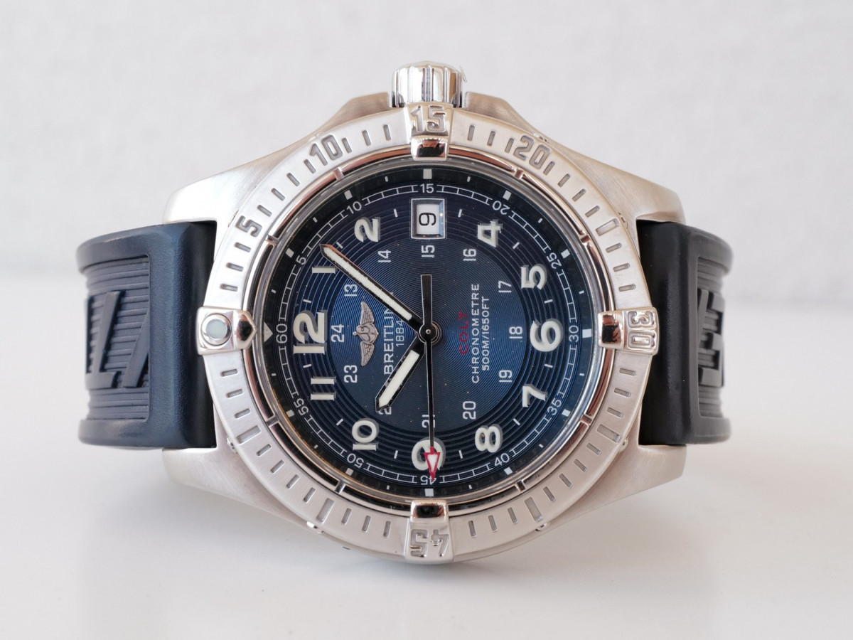 Швейцарський годинник Breitling Colt 41 Quartz Blue Dial