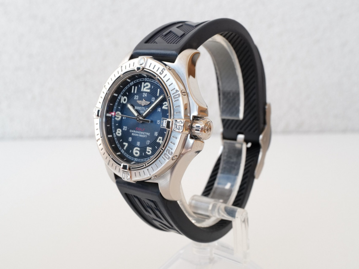 Швейцарський годинник Breitling Colt 41 Quartz Blue Dial