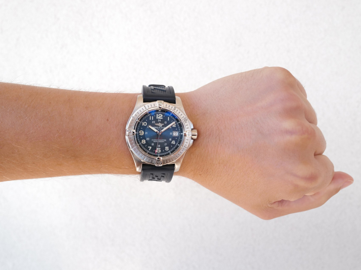 Швейцарський годинник Breitling Colt 41 Quartz Blue Dial