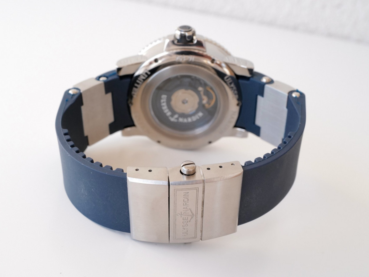 Швейцарские часы Ulysse Nardin Maxi Marine Titanium Diver Hammerhead Shark Limited Edition