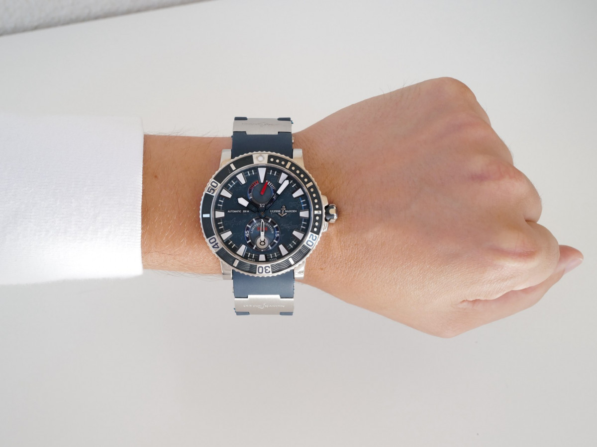 Швейцарские часы Ulysse Nardin Maxi Marine Titanium Diver Hammerhead Shark Limited Edition
