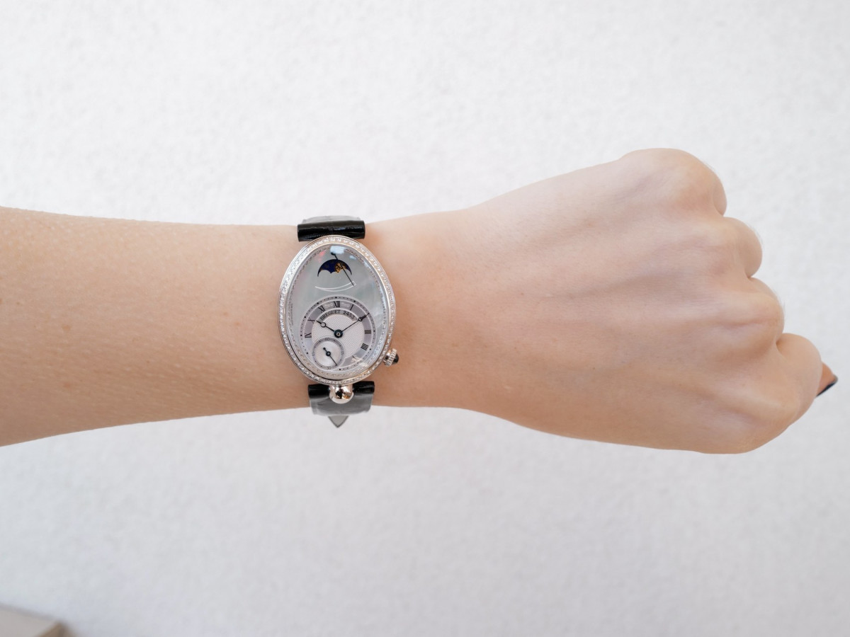 Швейцарський годинник Breguet Reine de Naples Mother of Pearl Dial 18K White Gold Power Reserve