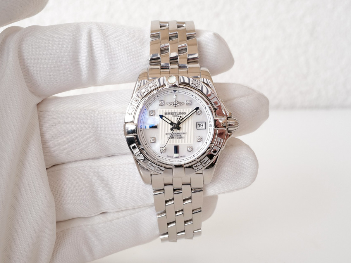 Швейцарський годинник Breitling Galactic 32 MOP Diamond Dial Quarz