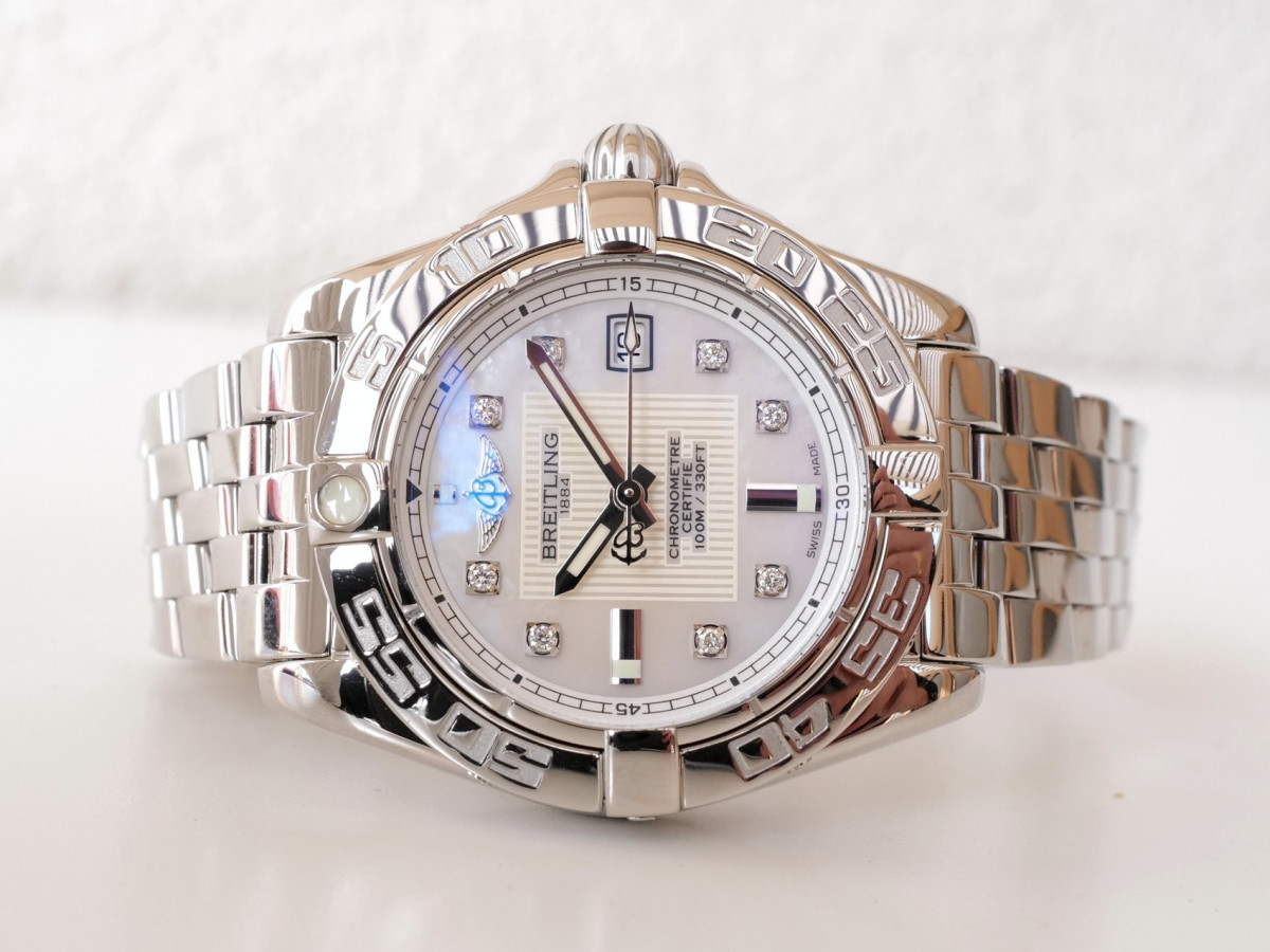 Швейцарський годинник Breitling Galactic 32 MOP Diamond Dial Quarz