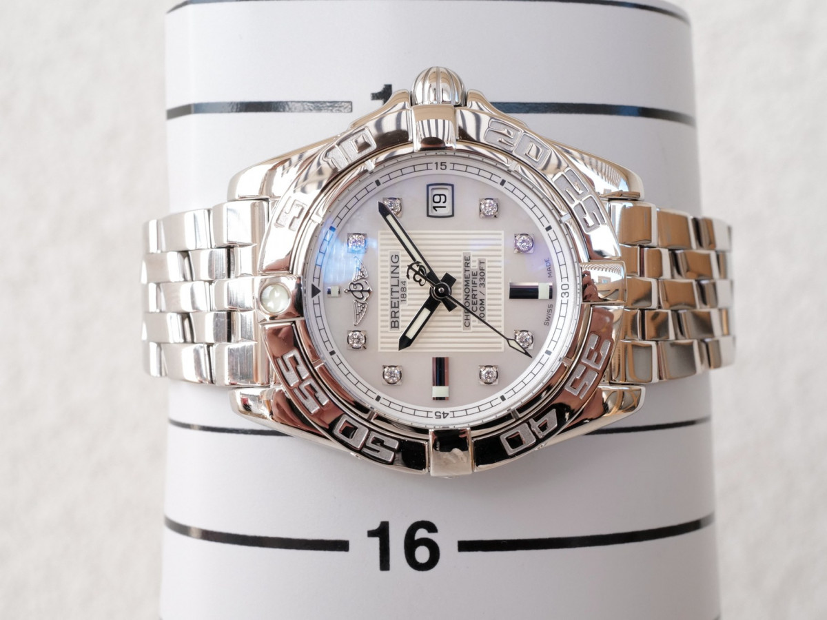 Швейцарський годинник Breitling Galactic 32 MOP Diamond Dial Quarz
