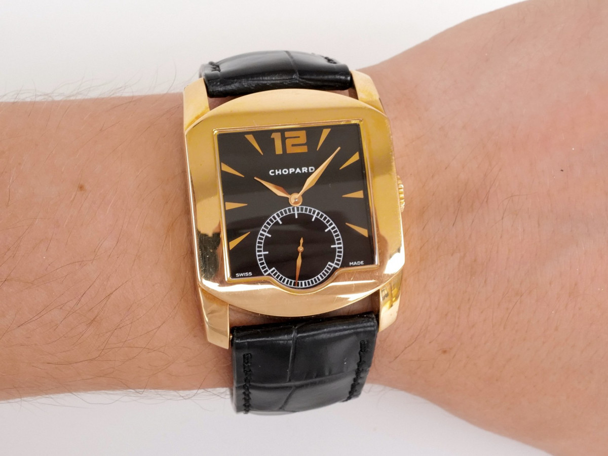 Швейцарские часы Chopard L.U.C. Monotec 18k Yellow Gold Black Dial