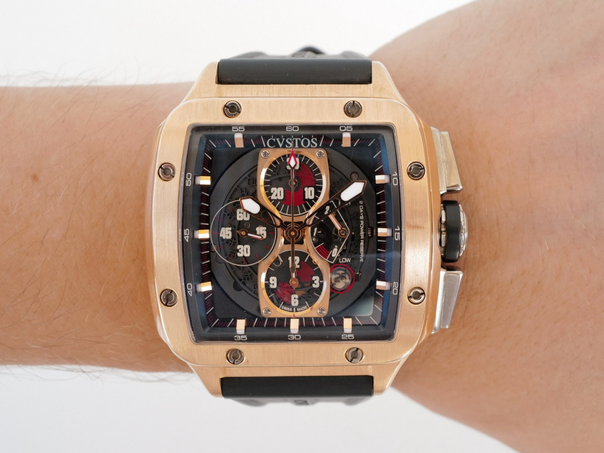 Швейцарские часы Cvstos Evosquare 50 18K Rose Gold Chronograph