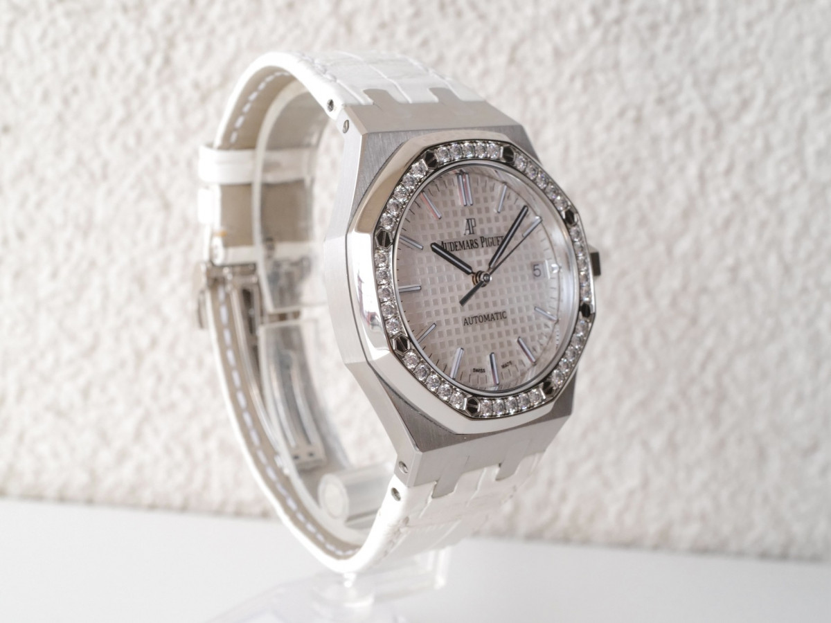 Швейцарський годинник Audemars Piguet Royal Oak 37 Diamond Bezel Automatic